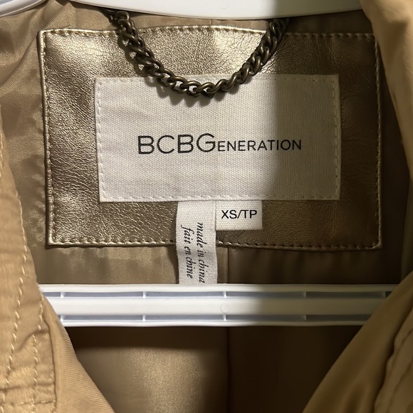 BCBG TRENCH COAT - Picture 2 of 7